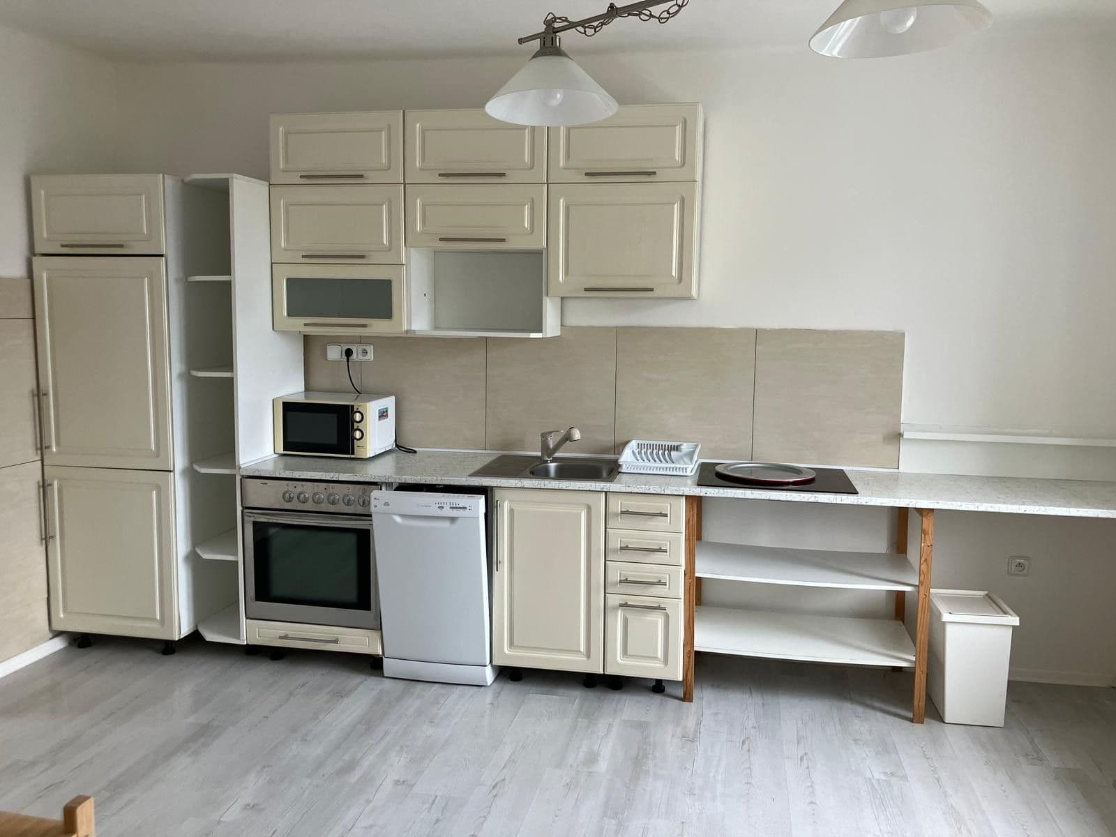 Prenájom bytu 2-izbový 65 m², Vysokoškolská, Praha, Praha Prenájom bytu 2-izbový 65 m², Vysokoškolská, Praha, Praha