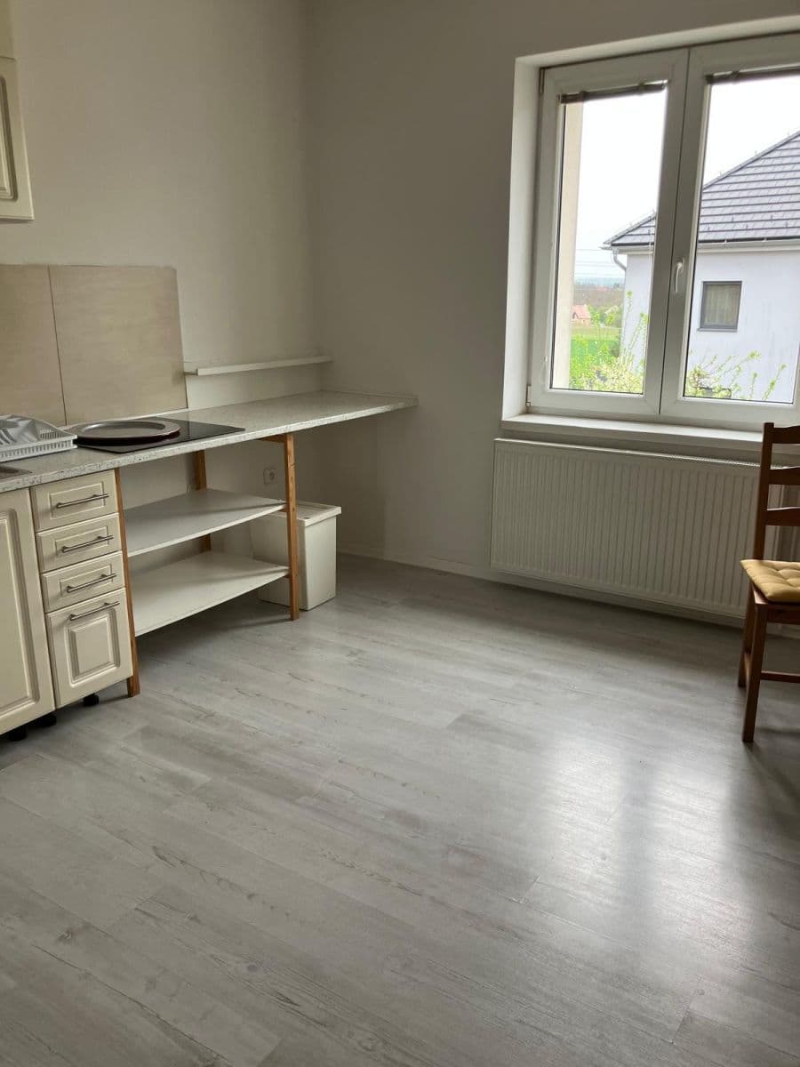 Prenájom bytu 2-izbový 65 m², Vysokoškolská, Praha, Praha Prenájom bytu 2-izbový 65 m², Vysokoškolská, Praha, Praha