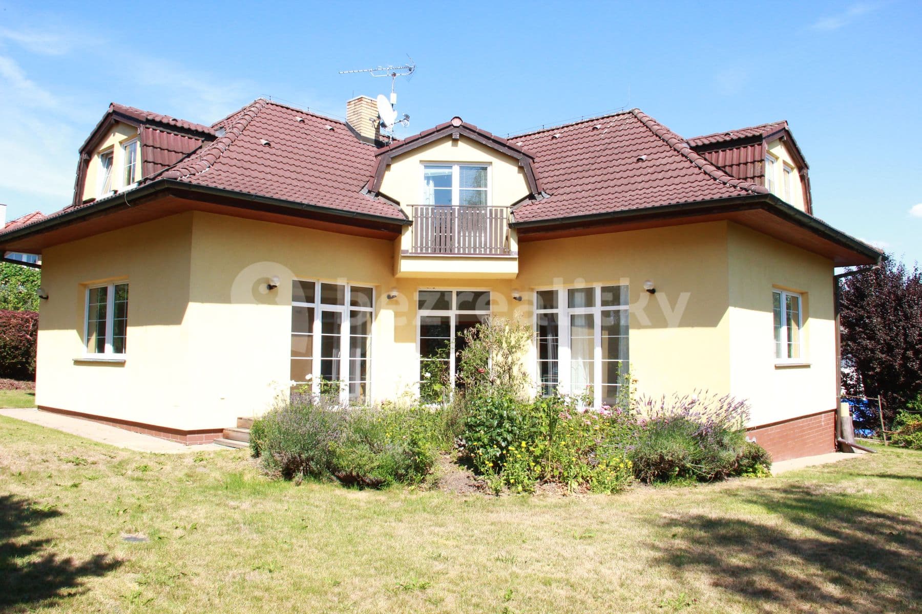 Predaj domu 313 m², pozemek 963 m², Lísková, Dolní Břežany, Středočeský kraj