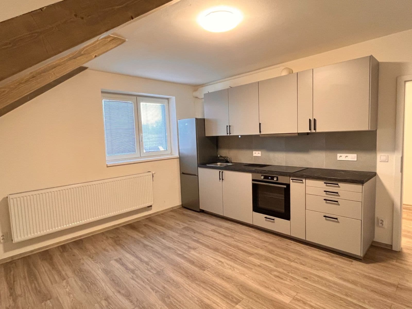 Prenájom bytu 2-izbový 35 m², náměstí Jiřího z Poděbrad, Nový Knín, Středočeský kraj Prenájom bytu 2-izbový 35 m², náměstí Jiřího z Poděbrad, Nový Knín, Středočeský kraj