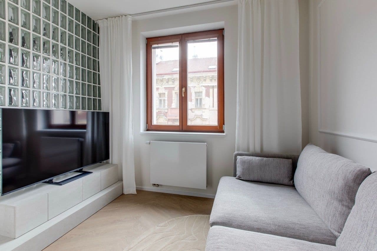 Prenájom bytu 2-izbový 43 m², Husitská, Praha, Praha Prenájom bytu 2-izbový 43 m², Husitská, Praha, Praha