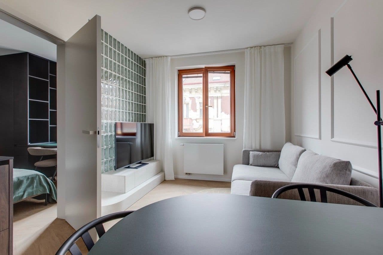 Prenájom bytu 2-izbový 43 m², Husitská, Praha, Praha Prenájom bytu 2-izbový 43 m², Husitská, Praha, Praha