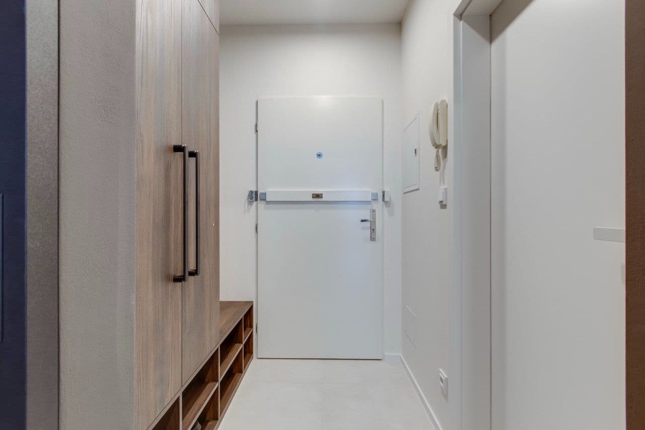 Prenájom bytu 2-izbový 43 m², Husitská, Praha, Praha Prenájom bytu 2-izbový 43 m², Husitská, Praha, Praha