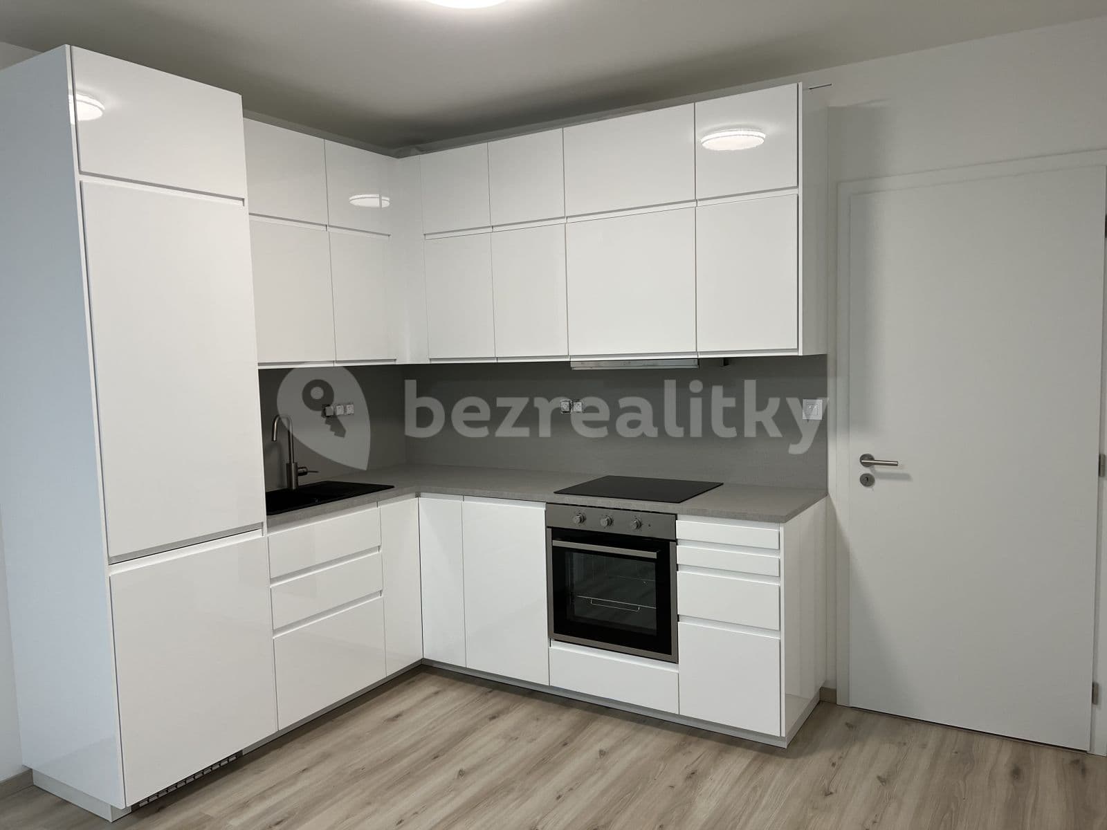 Prenájom bytu 1-izbový 32 m², Kovářská, Praha, Praha Prenájom bytu 1-izbový 32 m², Kovářská, Praha, Praha