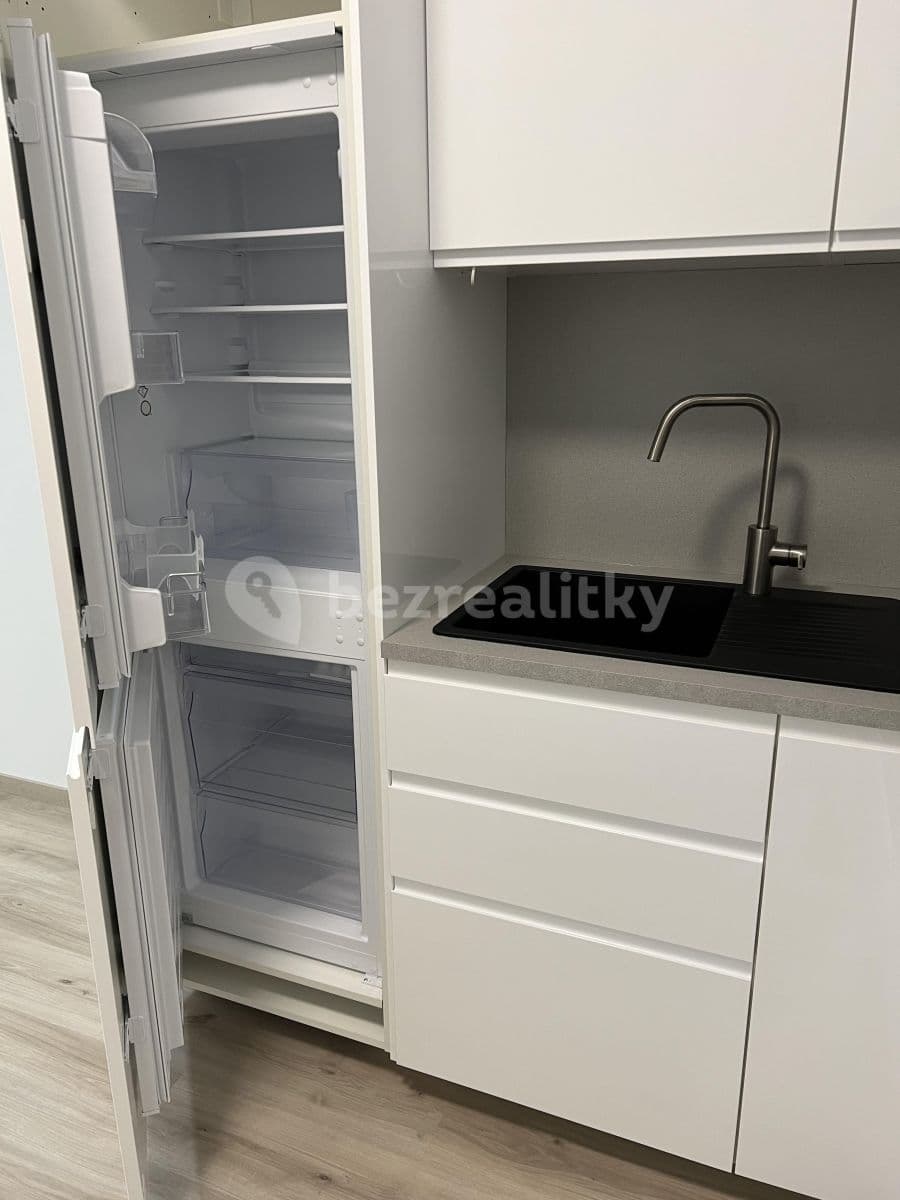 Prenájom bytu 1-izbový 32 m², Kovářská, Praha, Praha Prenájom bytu 1-izbový 32 m², Kovářská, Praha, Praha