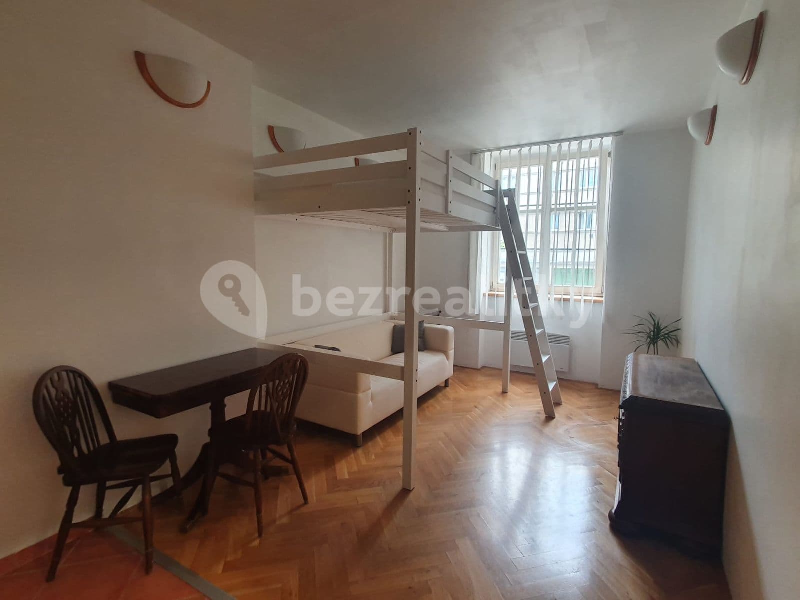 Prenájom bytu 1-izbový 26 m², Na Veselí, Praha, Praha Prenájom bytu 1-izbový 26 m², Na Veselí, Praha, Praha