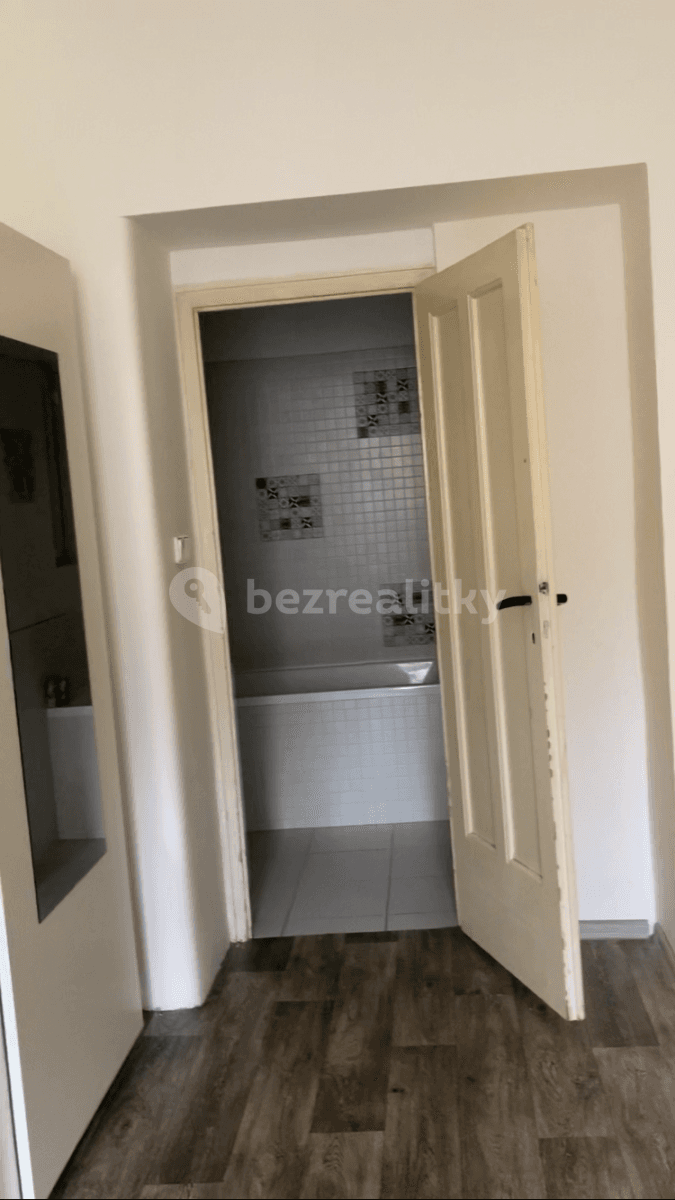 Prenájom bytu 1-izbový 36 m², Kotlaska, Praha, Praha Prenájom bytu 1-izbový 36 m², Kotlaska, Praha, Praha