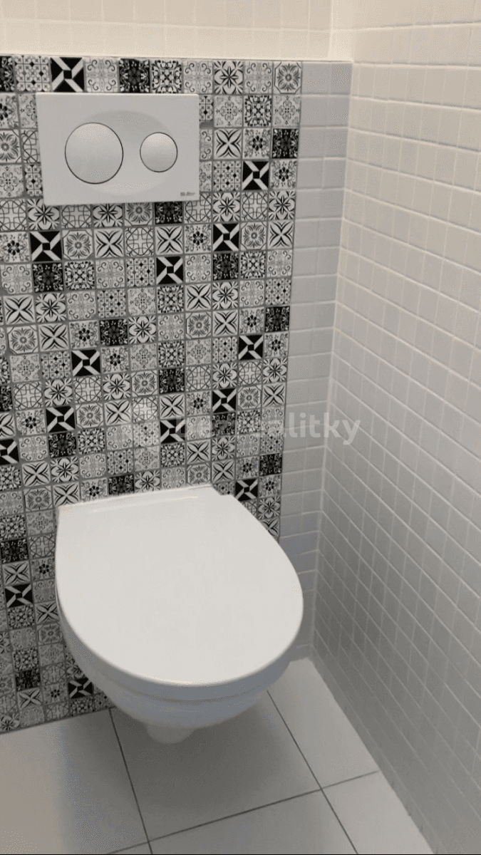 Prenájom bytu 1-izbový 36 m², Kotlaska, Praha, Praha Prenájom bytu 1-izbový 36 m², Kotlaska, Praha, Praha