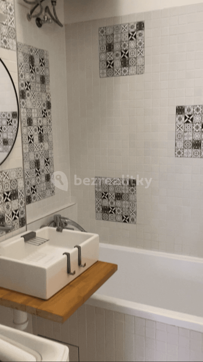 Prenájom bytu 1-izbový 36 m², Kotlaska, Praha, Praha Prenájom bytu 1-izbový 36 m², Kotlaska, Praha, Praha