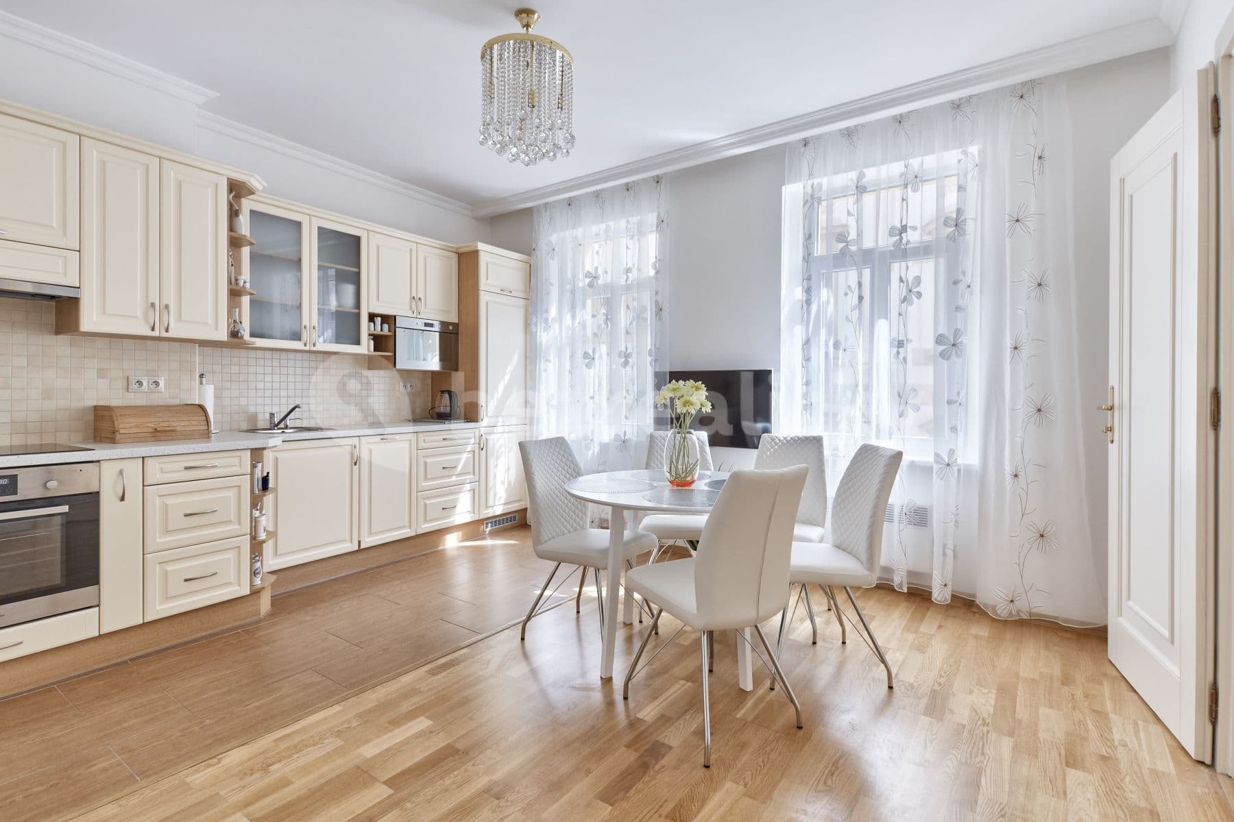 Prenájom bytu 3-izbový 71 m², Ondřejská, Karlovy Vary, Karlovarský kraj Prenájom bytu 3-izbový 71 m², Ondřejská, Karlovy Vary, Karlovarský kraj