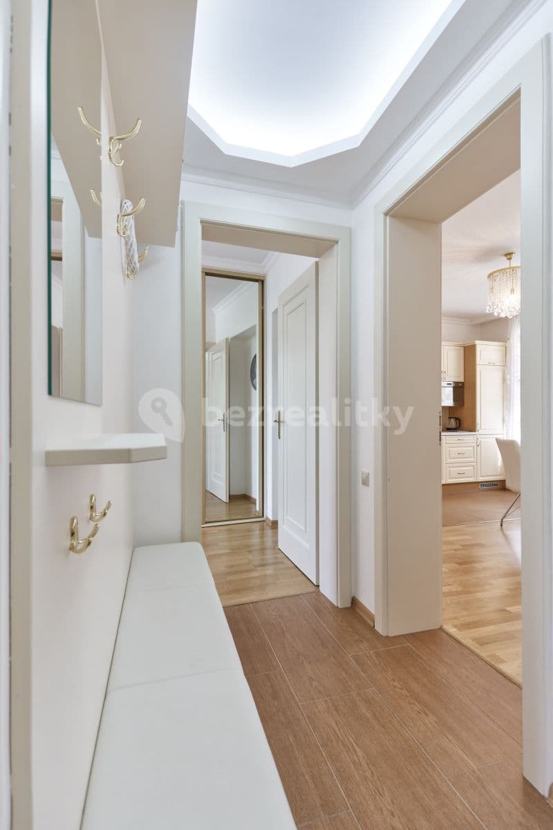 Prenájom bytu 3-izbový 71 m², Ondřejská, Karlovy Vary, Karlovarský kraj Prenájom bytu 3-izbový 71 m², Ondřejská, Karlovy Vary, Karlovarský kraj