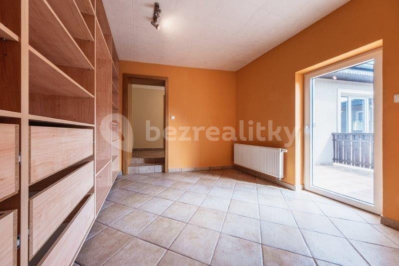 Predaj domu 332 m², pozemek 823 m², Husova, Šestajovice, Středočeský kraj