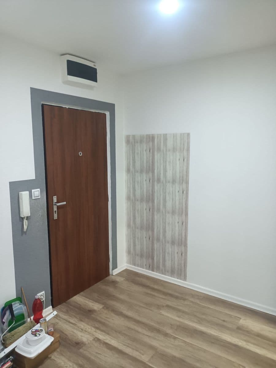 Prenájom bytu 2-izbový 56 m², Vrchlického, Karlovy Vary, Karlovarský kraj Prenájom bytu 2-izbový 56 m², Vrchlického, Karlovy Vary, Karlovarský kraj