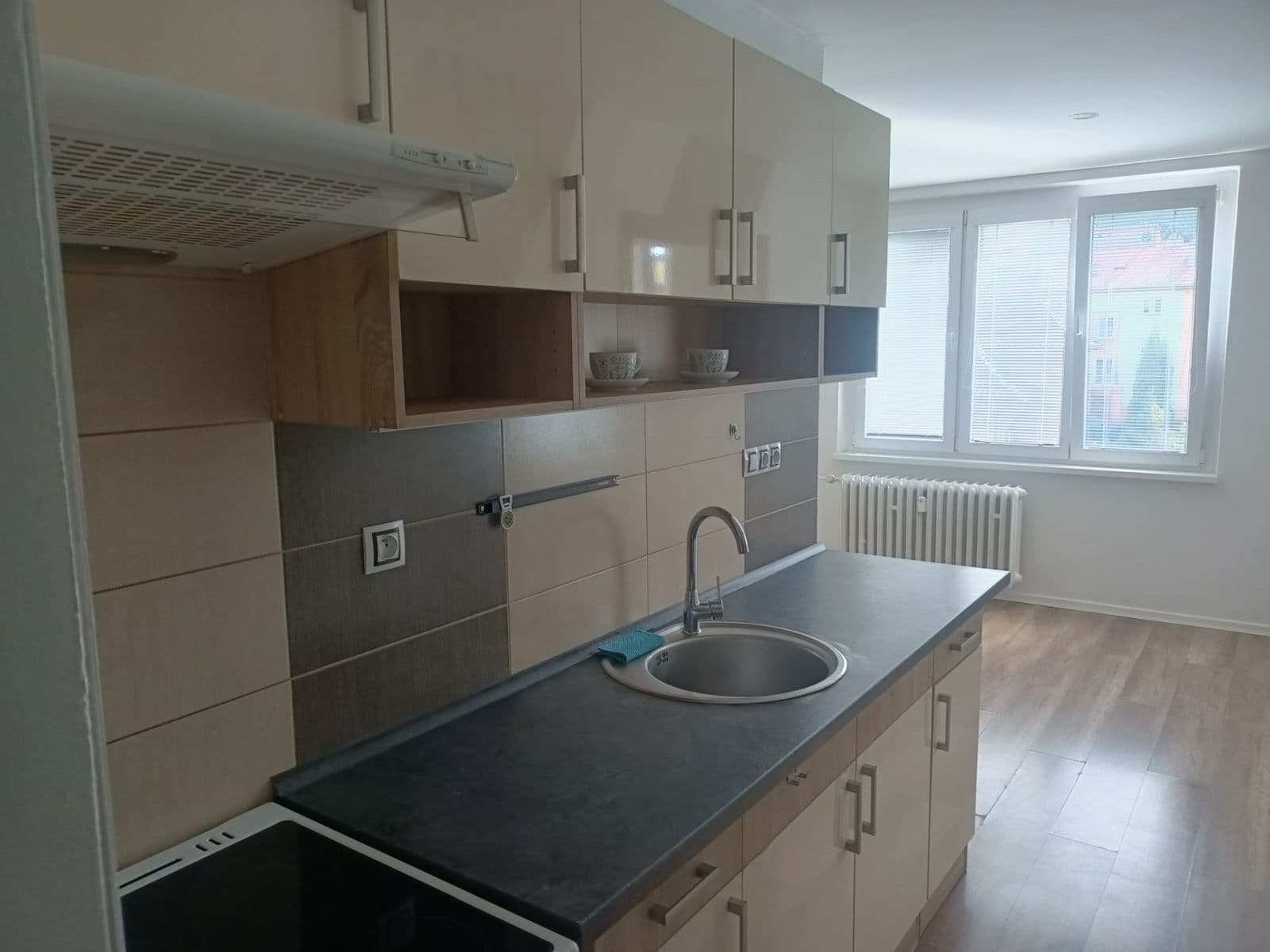 Prenájom bytu 2-izbový 56 m², Vrchlického, Karlovy Vary, Karlovarský kraj Prenájom bytu 2-izbový 56 m², Vrchlického, Karlovy Vary, Karlovarský kraj