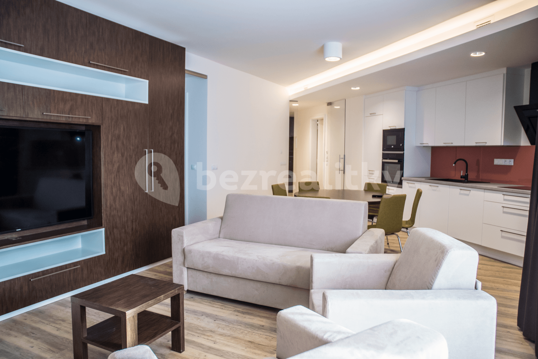 Prenájom bytu 4-izbový 109 m², Mukařovského, Praha, Praha Prenájom bytu 4-izbový 109 m², Mukařovského, Praha, Praha