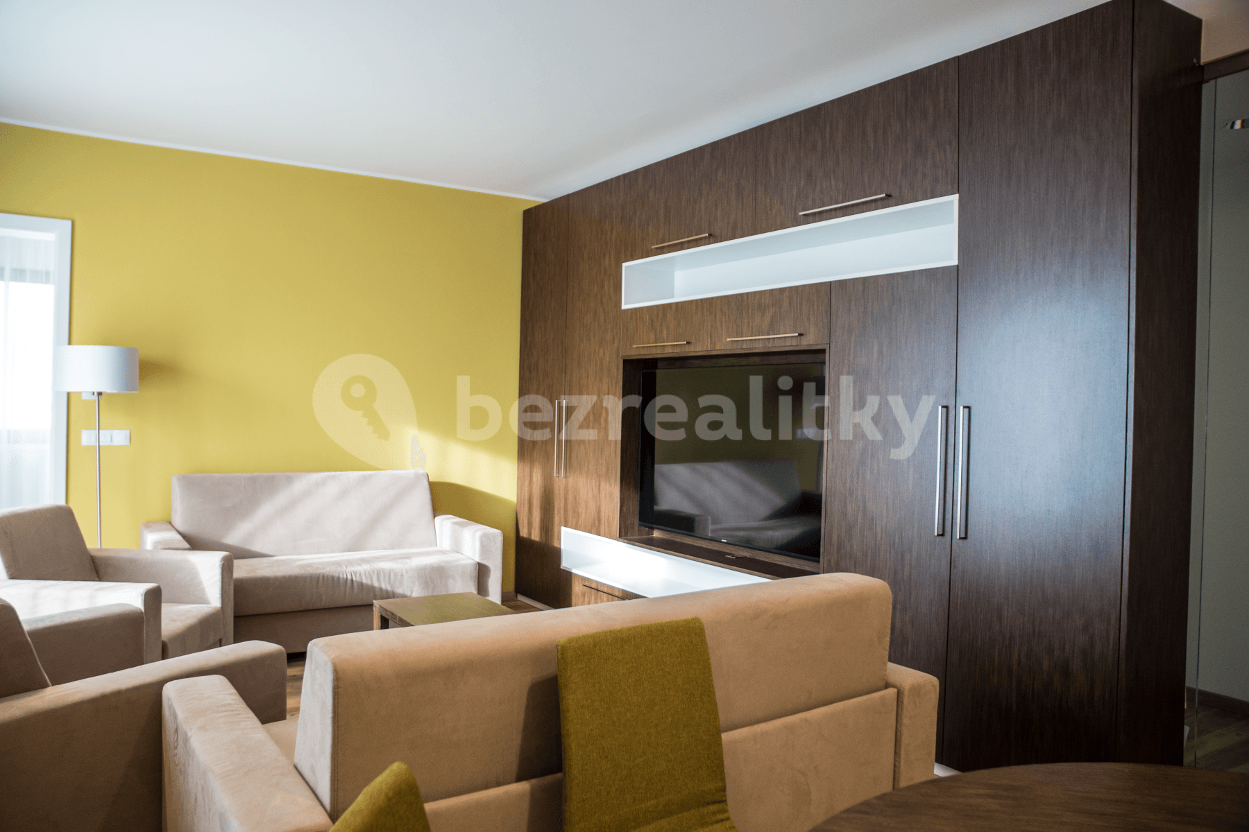 Prenájom bytu 4-izbový 109 m², Mukařovského, Praha, Praha Prenájom bytu 4-izbový 109 m², Mukařovského, Praha, Praha