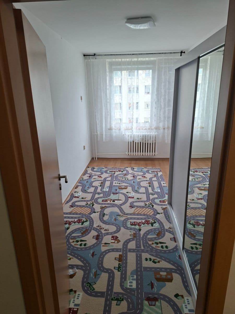 Prenájom bytu 3-izbový 71 m², Na Vyhaslém, Kladno, Středočeský kraj Prenájom bytu 3-izbový 71 m², Na Vyhaslém, Kladno, Středočeský kraj