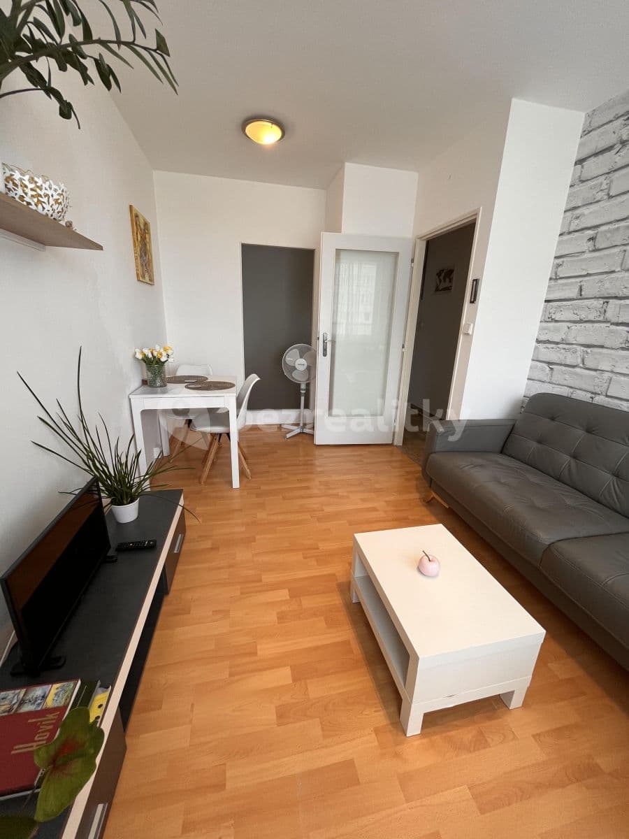 Prenájom bytu 2-izbový 37 m², Horáčkova, Praha, Praha