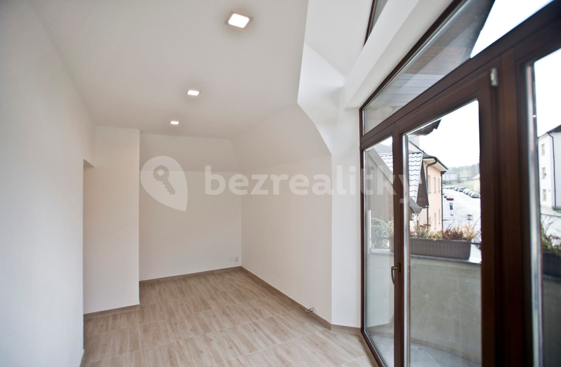 Prenájom bytu 1-izbový 27 m², 4. května, Želechovice nad Dřevnicí, Zlínský kraj Prenájom bytu 1-izbový 27 m², 4. května, Želechovice nad Dřevnicí, Zlínský kraj