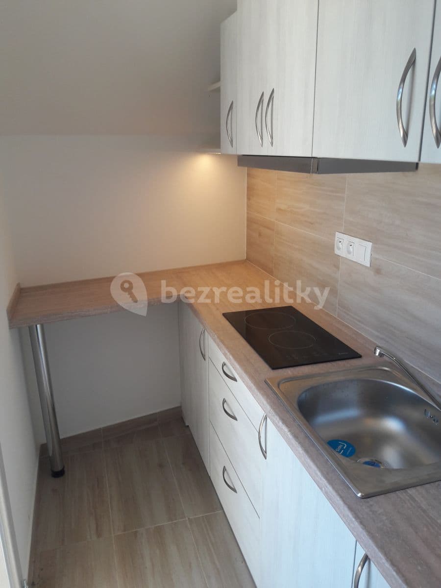 Prenájom bytu 1-izbový 27 m², 4. května, Želechovice nad Dřevnicí, Zlínský kraj Prenájom bytu 1-izbový 27 m², 4. května, Želechovice nad Dřevnicí, Zlínský kraj