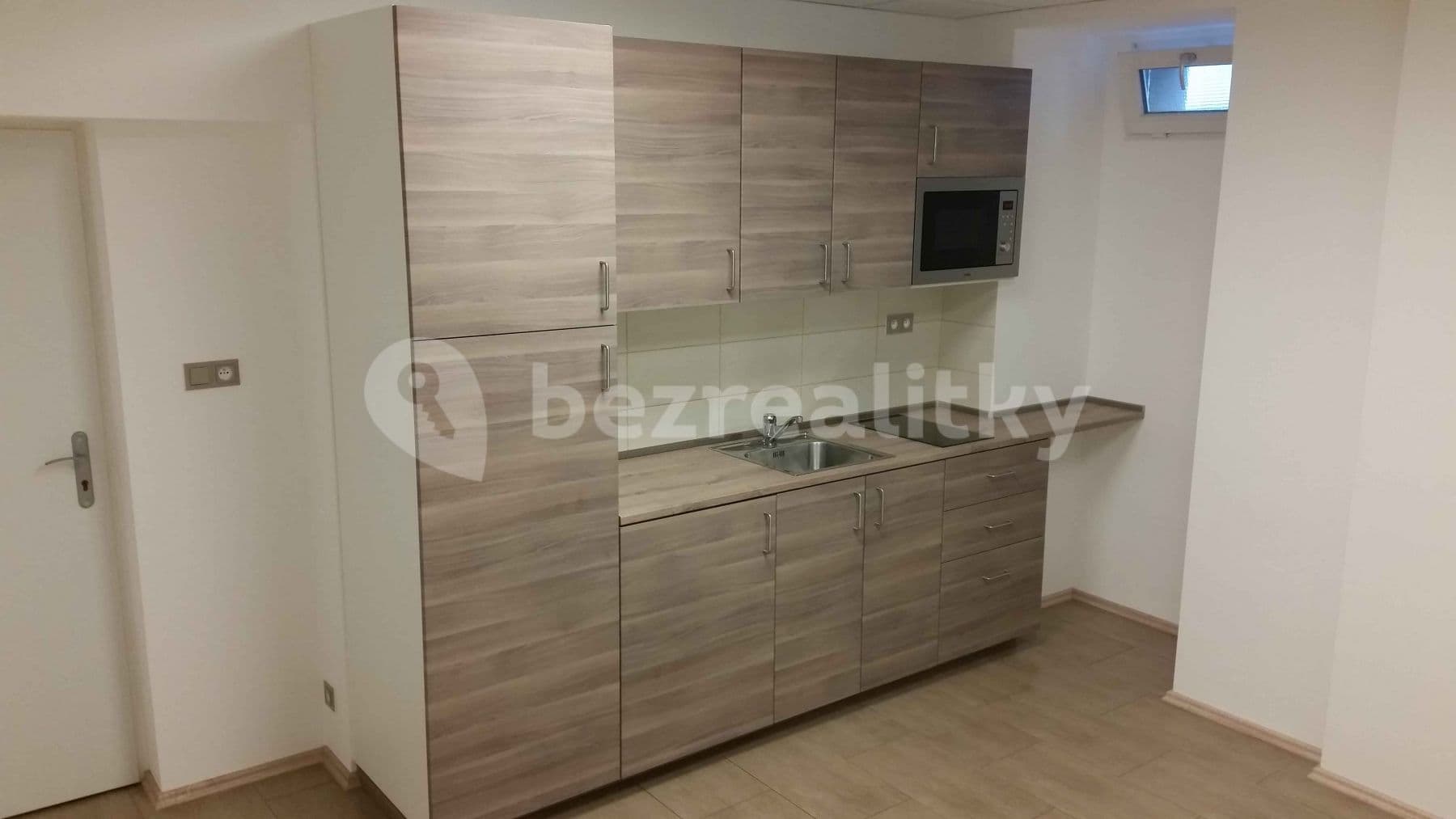 Prenájom bytu Garsoniéra 20 m², Buzulucká, Praha, Praha Prenájom bytu Garsoniéra 20 m², Buzulucká, Praha, Praha