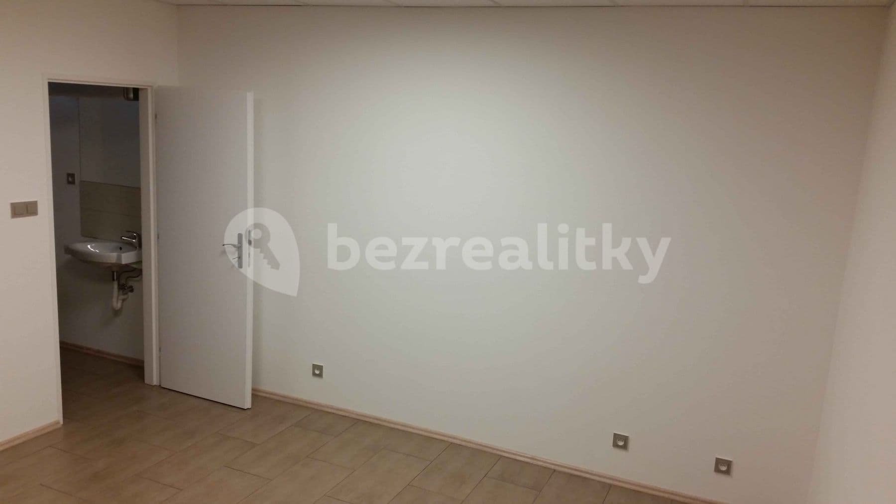 Prenájom bytu Garsoniéra 20 m², Buzulucká, Praha, Praha Prenájom bytu Garsoniéra 20 m², Buzulucká, Praha, Praha