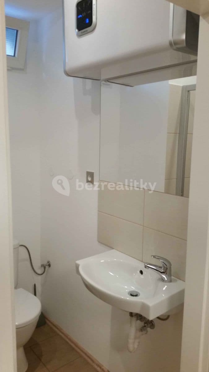 Prenájom bytu Garsoniéra 20 m², Buzulucká, Praha, Praha Prenájom bytu Garsoniéra 20 m², Buzulucká, Praha, Praha