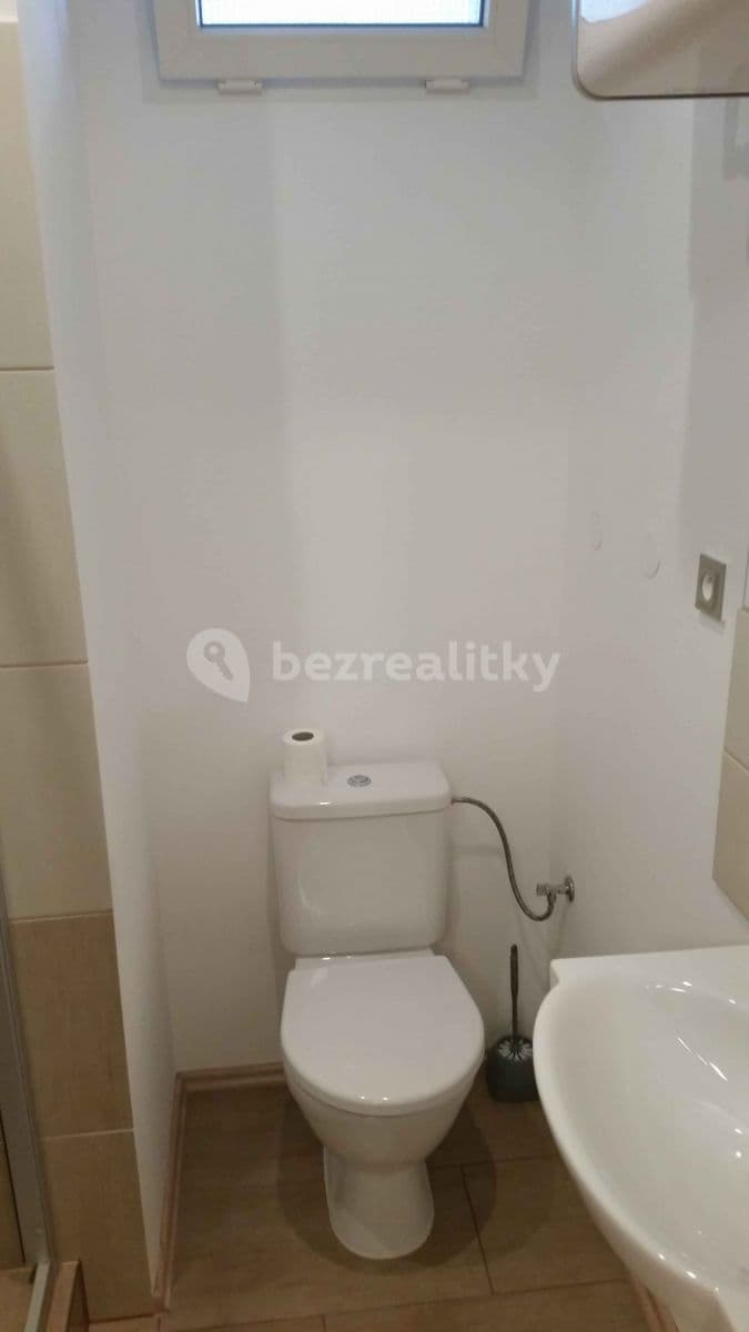 Prenájom bytu Garsoniéra 20 m², Buzulucká, Praha, Praha Prenájom bytu Garsoniéra 20 m², Buzulucká, Praha, Praha