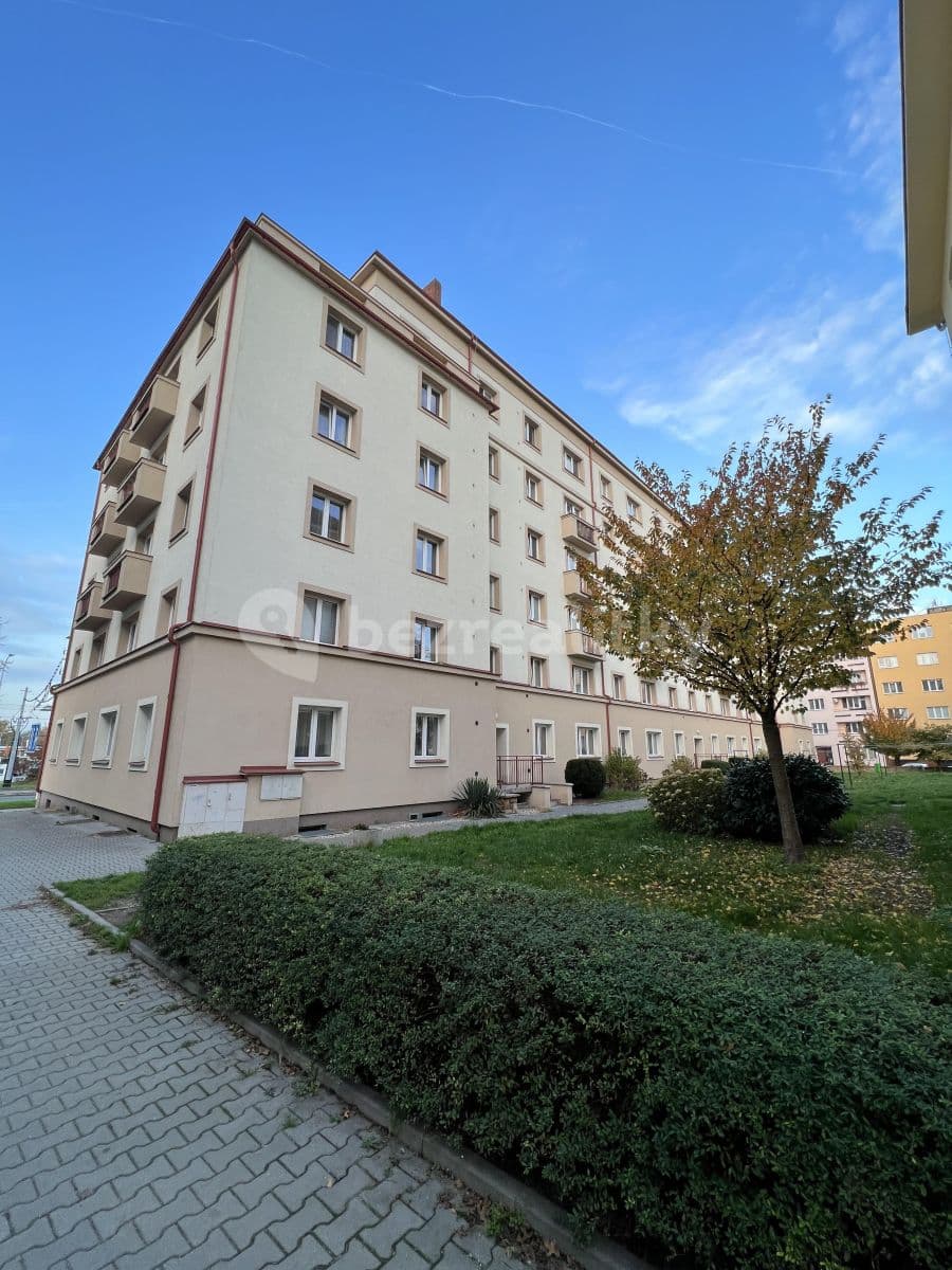 Prenájom bytu 2-izbový 62 m², Sukova třída, Pardubice, Pardubický kraj Prenájom bytu 2-izbový 62 m², Sukova třída, Pardubice, Pardubický kraj