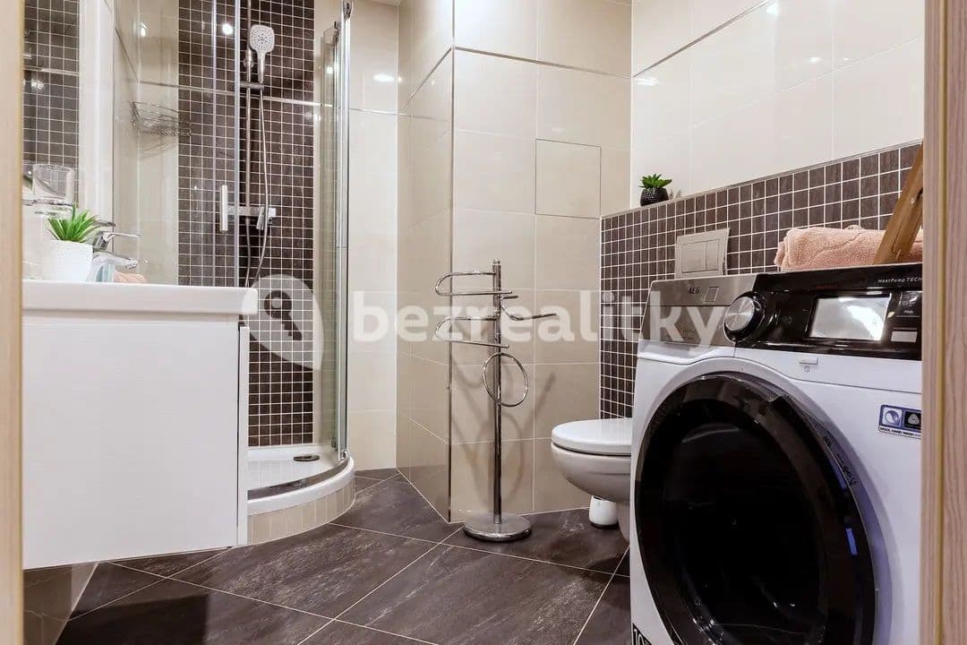 Prenájom bytu 1-izbový 40 m², Do Zahrádek Ⅰ, Praha, Praha Prenájom bytu 1-izbový 40 m², Do Zahrádek Ⅰ, Praha, Praha