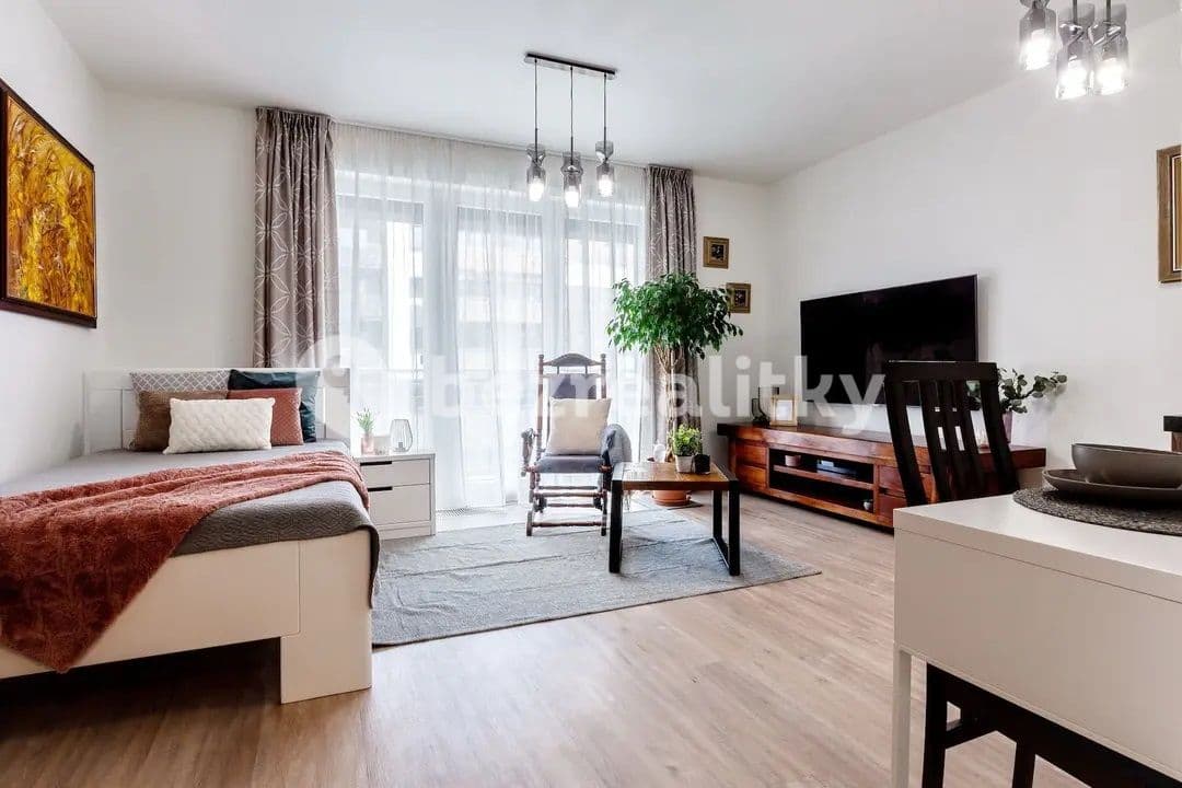 Prenájom bytu 1-izbový 40 m², Do Zahrádek Ⅰ, Praha, Praha Prenájom bytu 1-izbový 40 m², Do Zahrádek Ⅰ, Praha, Praha