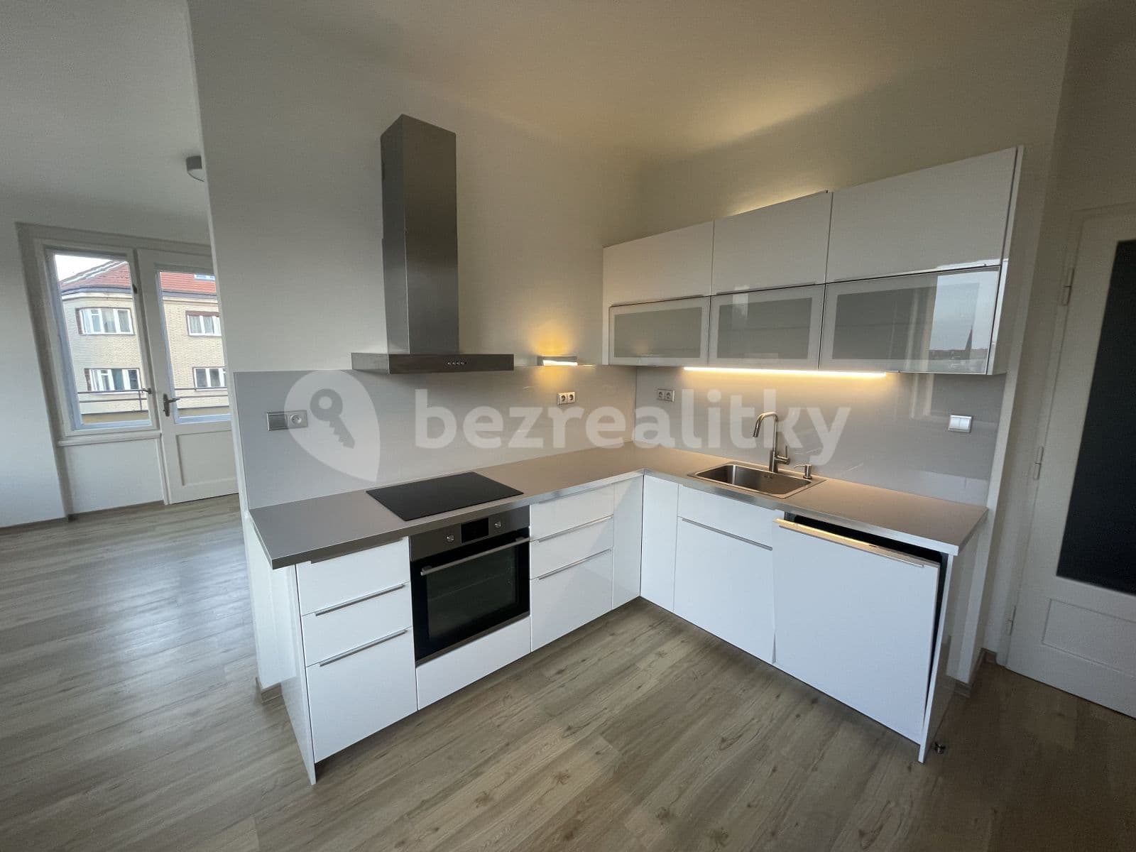 Prenájom bytu 2-izbový 74 m², Ondříčkova, Praha, Praha Prenájom bytu 2-izbový 74 m², Ondříčkova, Praha, Praha