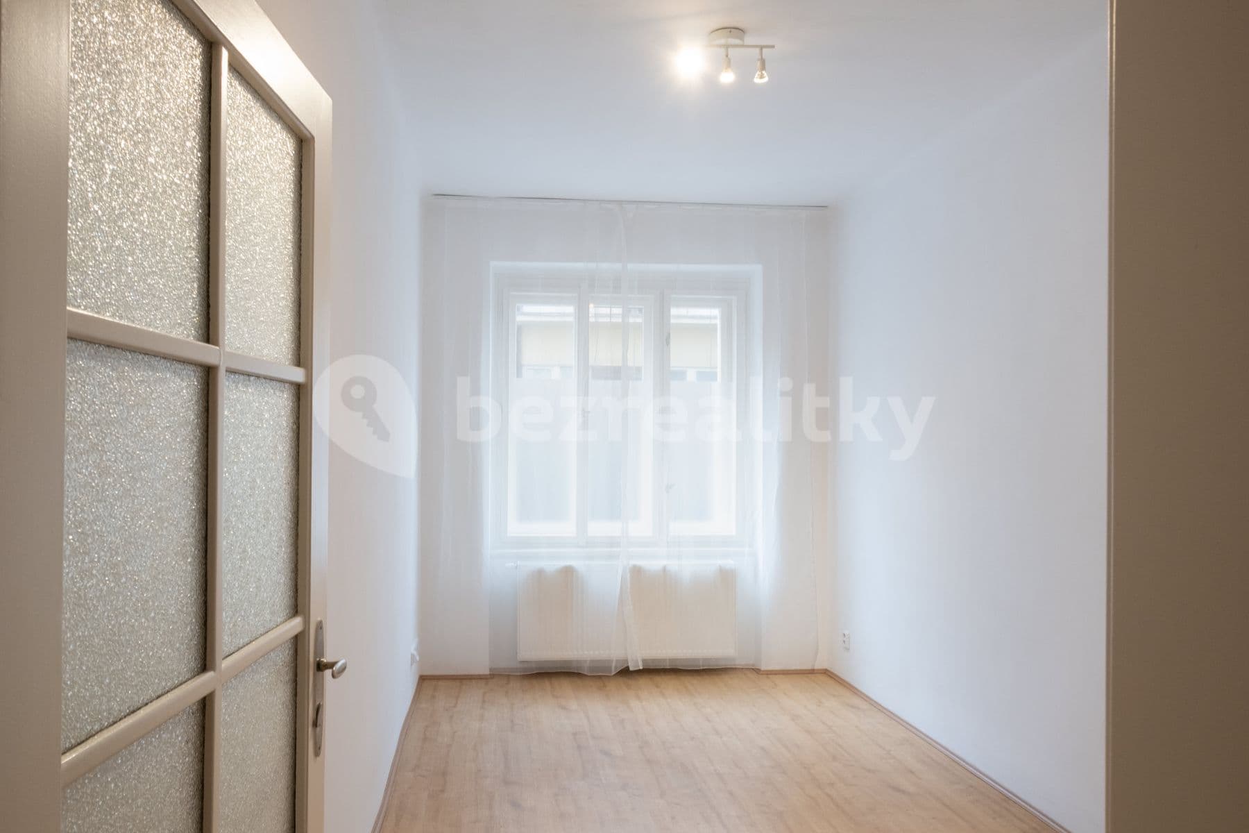 Prenájom bytu 2-izbový 40 m², Nad Jezerkou, Praha, Praha Prenájom bytu 2-izbový 40 m², Nad Jezerkou, Praha, Praha