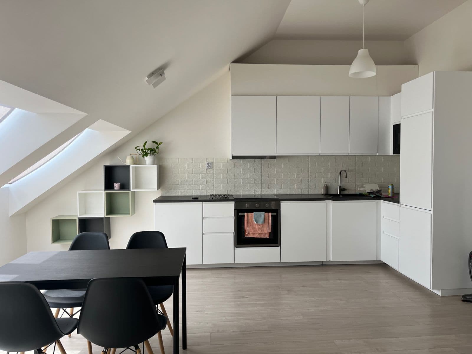 Prenájom bytu 1-izbový 44 m², Koněvova, Praha, Praha Prenájom bytu 1-izbový 44 m², Koněvova, Praha, Praha