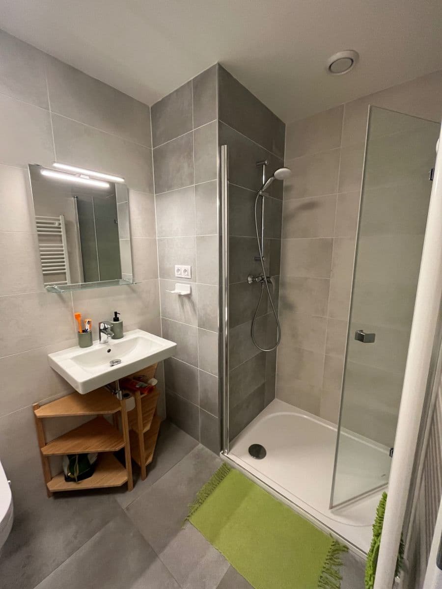 Prenájom bytu 1-izbový 44 m², Koněvova, Praha, Praha Prenájom bytu 1-izbový 44 m², Koněvova, Praha, Praha