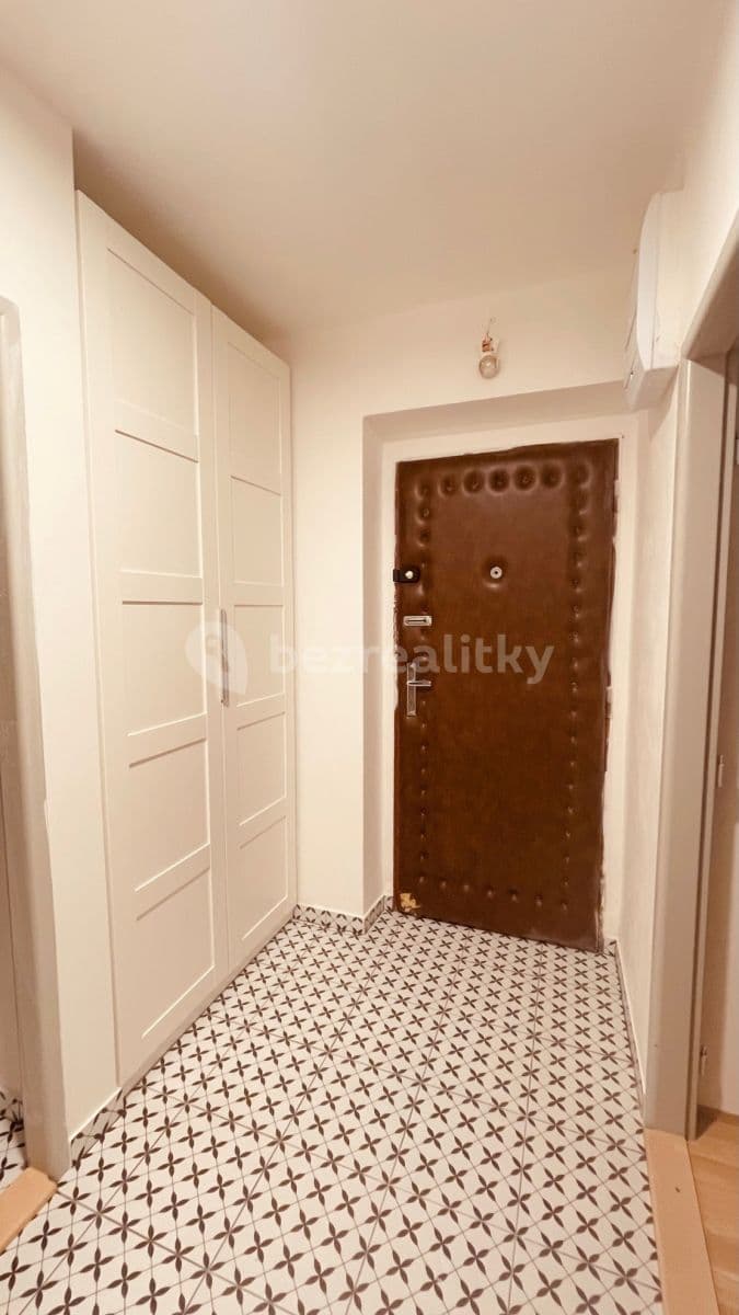 Prenájom bytu 2-izbový 51 m², Dašická, Pardubice, Pardubický kraj Prenájom bytu 2-izbový 51 m², Dašická, Pardubice, Pardubický kraj