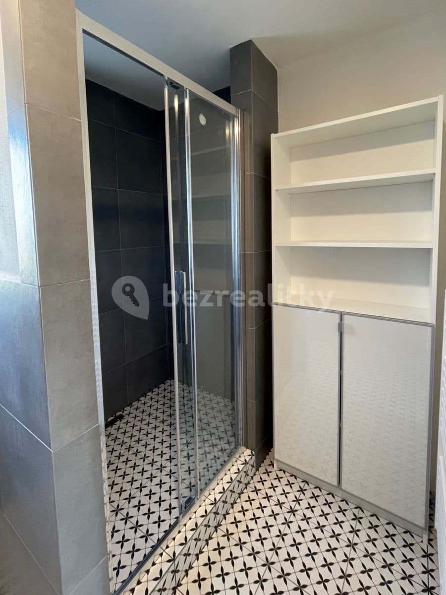 Prenájom bytu 2-izbový 51 m², Dašická, Pardubice, Pardubický kraj Prenájom bytu 2-izbový 51 m², Dašická, Pardubice, Pardubický kraj