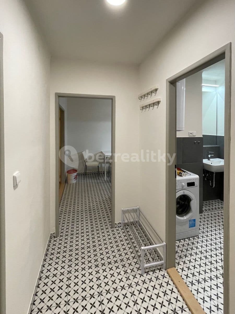 Prenájom bytu 2-izbový 51 m², Dašická, Pardubice, Pardubický kraj Prenájom bytu 2-izbový 51 m², Dašická, Pardubice, Pardubický kraj