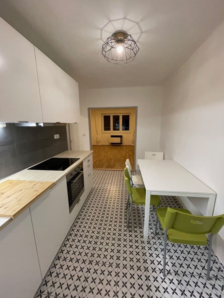 Prenájom bytu 2-izbový 51 m², Dašická, Pardubice, Pardubický kraj Prenájom bytu 2-izbový 51 m², Dašická, Pardubice, Pardubický kraj