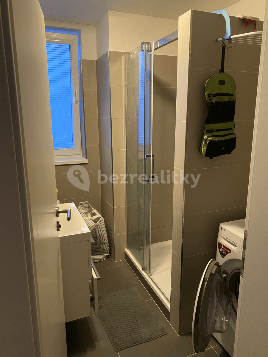 Prenájom bytu 3-izbový 85 m², Štefánikova, Kralupy nad Vltavou, Středočeský kraj Prenájom bytu 3-izbový 85 m², Štefánikova, Kralupy nad Vltavou, Středočeský kraj