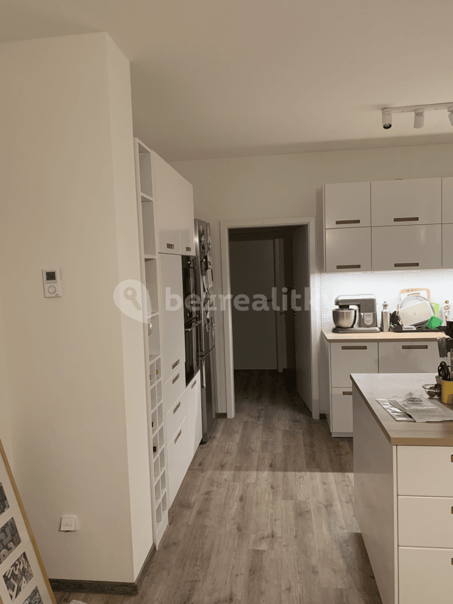 Prenájom bytu 3-izbový 85 m², Štefánikova, Kralupy nad Vltavou, Středočeský kraj Prenájom bytu 3-izbový 85 m², Štefánikova, Kralupy nad Vltavou, Středočeský kraj