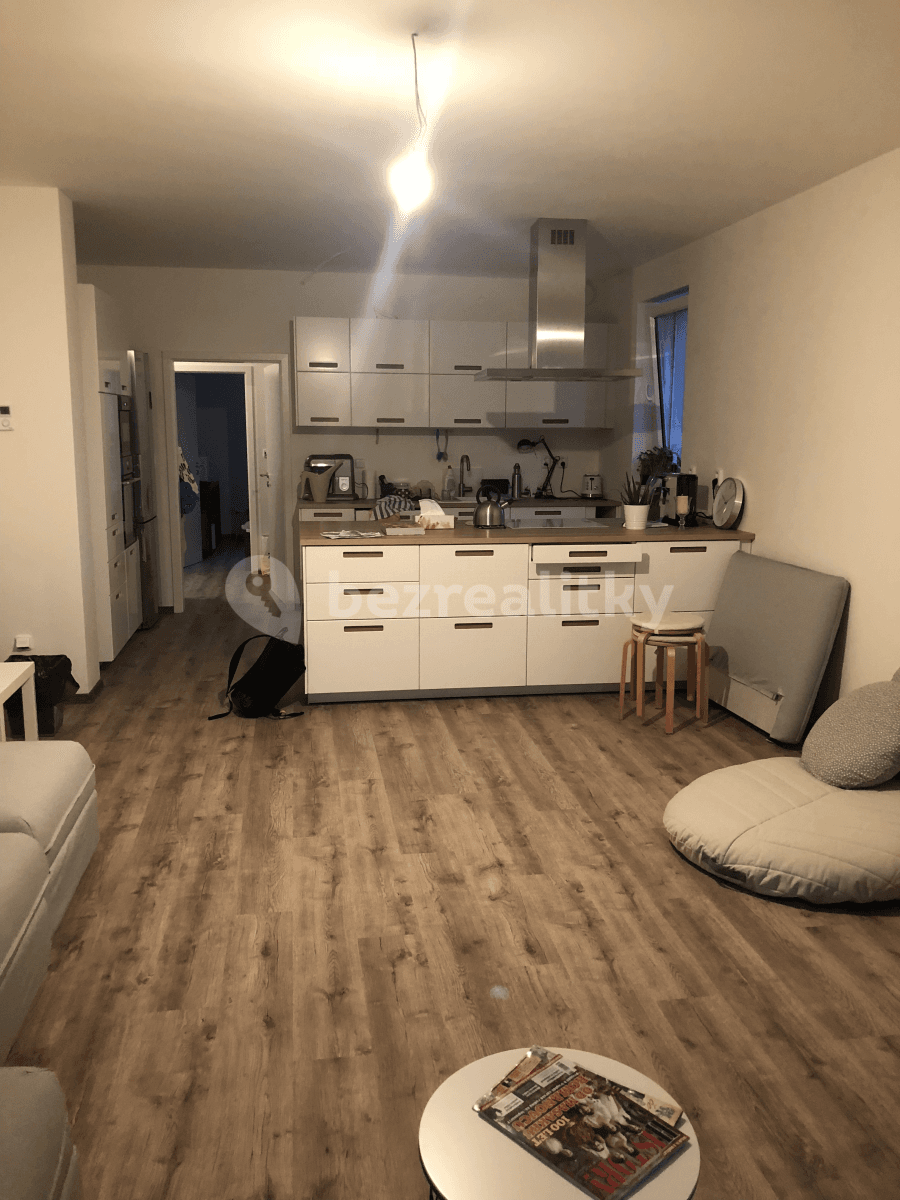 Prenájom bytu 3-izbový 85 m², Štefánikova, Kralupy nad Vltavou, Středočeský kraj Prenájom bytu 3-izbový 85 m², Štefánikova, Kralupy nad Vltavou, Středočeský kraj