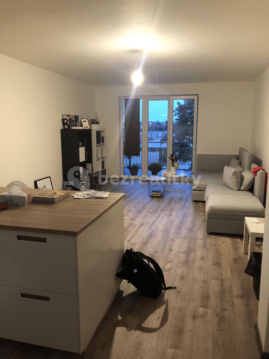 Prenájom bytu 3-izbový 85 m², Štefánikova, Kralupy nad Vltavou, Středočeský kraj Prenájom bytu 3-izbový 85 m², Štefánikova, Kralupy nad Vltavou, Středočeský kraj