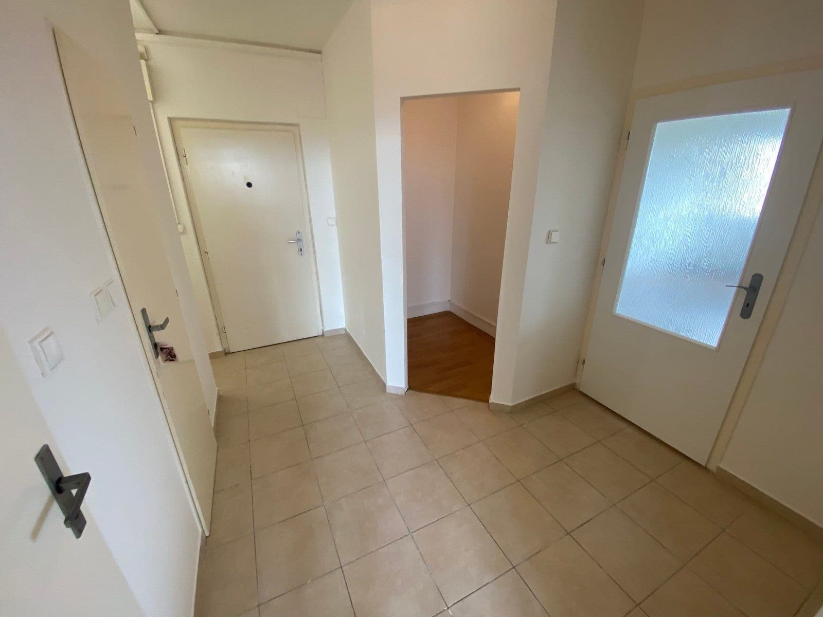 Prenájom bytu 3-izbový 66 m², Osvobození, Orlová, Moravskoslezský kraj Prenájom bytu 3-izbový 66 m², Osvobození, Orlová, Moravskoslezský kraj