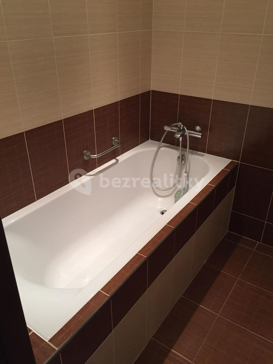 Prenájom bytu 3-izbový 72 m², Stříbrského, Praha, Praha Prenájom bytu 3-izbový 72 m², Stříbrského, Praha, Praha