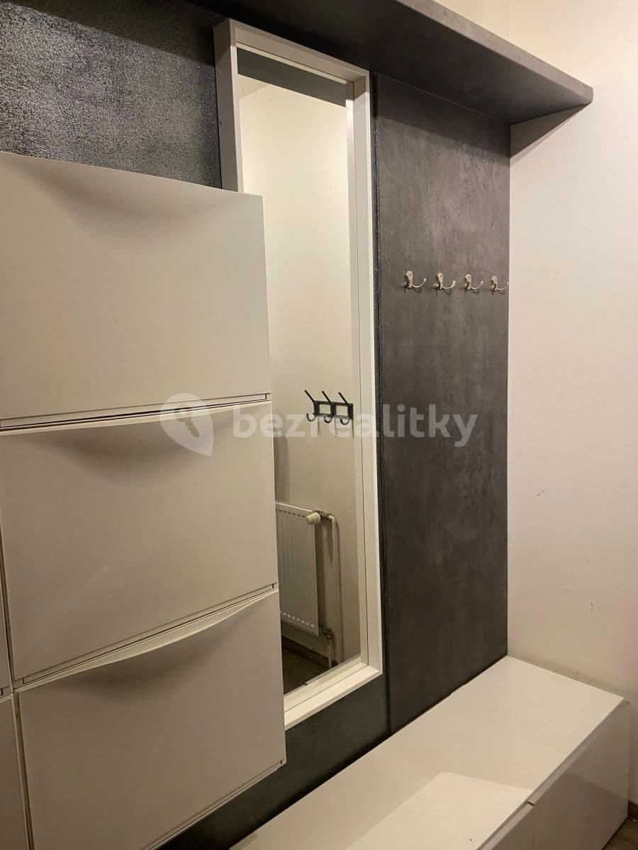 Prenájom domu 119 m², pozemok 455 m², Průběžná, Nupaky, Středočeský kraj Prenájom domu 119 m², pozemok 455 m², Průběžná, Nupaky, Středočeský kraj