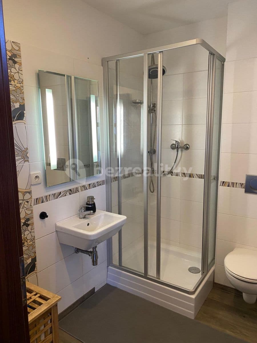Prenájom domu 119 m², pozemok 455 m², Průběžná, Nupaky, Středočeský kraj Prenájom domu 119 m², pozemok 455 m², Průběžná, Nupaky, Středočeský kraj