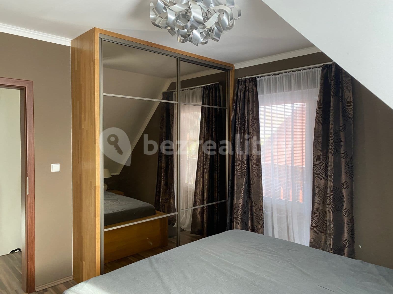 Prenájom domu 119 m², pozemok 455 m², Průběžná, Nupaky, Středočeský kraj Prenájom domu 119 m², pozemok 455 m², Průběžná, Nupaky, Středočeský kraj