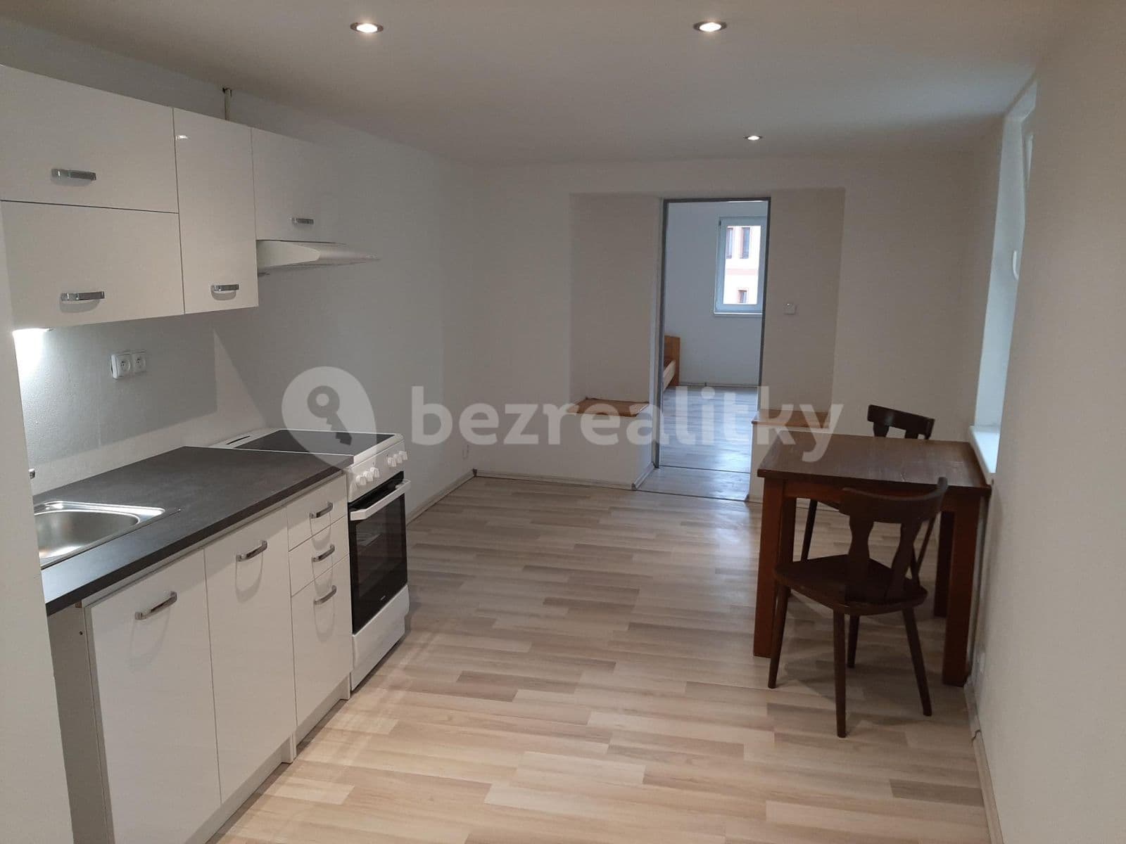 Prenájom bytu 2-izbový 45 m², Krále Jiřího, Český Brod, Středočeský kraj Prenájom bytu 2-izbový 45 m², Krále Jiřího, Český Brod, Středočeský kraj