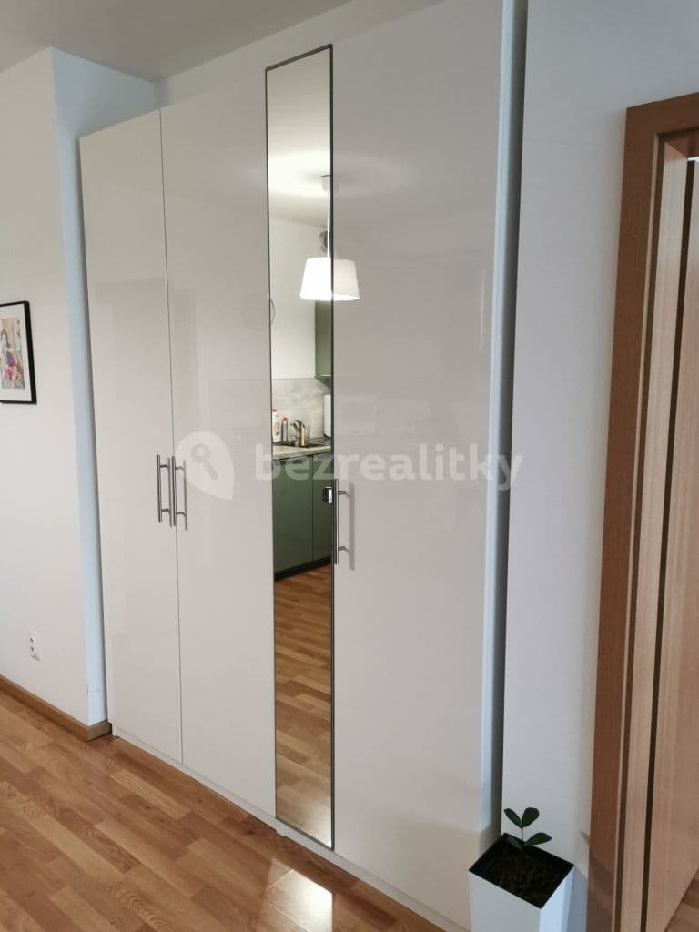 Prenájom bytu 2-izbový 63 m², Zvěřinova, Praha, Praha Prenájom bytu 2-izbový 63 m², Zvěřinova, Praha, Praha